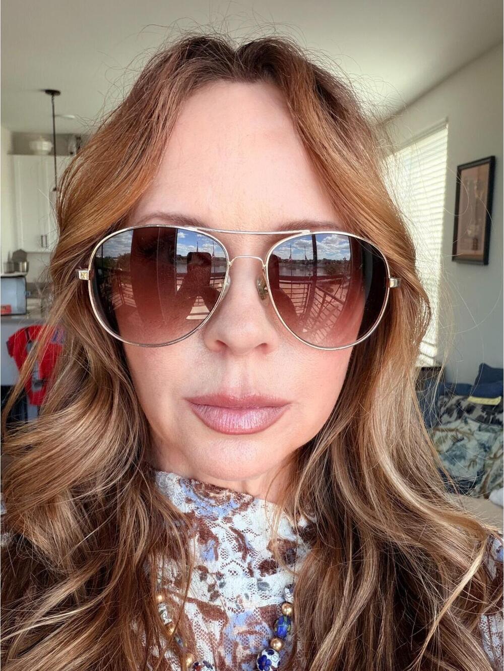 Guess Aviator Sunglasses Gold Tone Brown Gradient Lenses GF0296 Women’s 60-17 - Picture 1 of 6